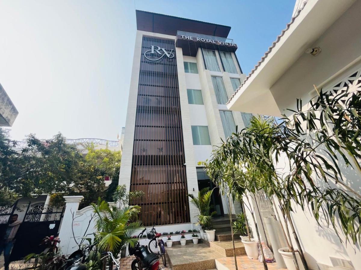 Hotel The Royal Vista Benares Buitenkant foto