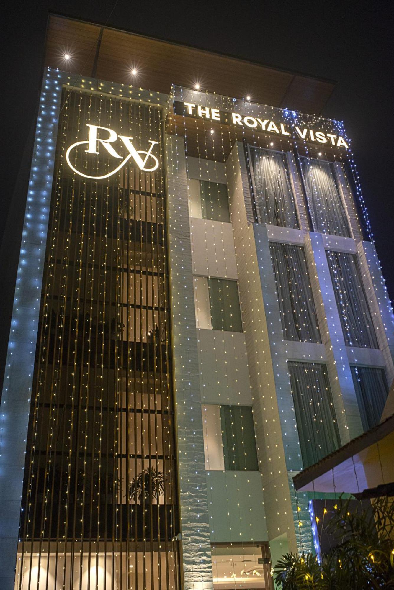 Hotel The Royal Vista Benares Buitenkant foto